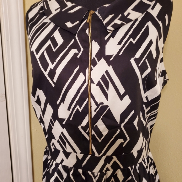 Dress - Picture 2 of 4